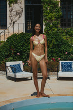 Nia Bottom (Paradise)